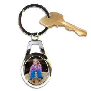Personalized oval key chain with photo and optional text for your keys
