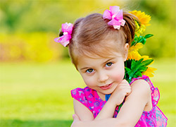 Use the bright green colors and flowers to create beautiful portraits